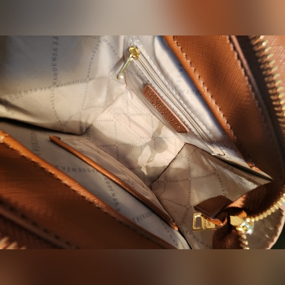 👜 Steve Madden Tan Mini Crossbody Bag - Picture 4 of 12